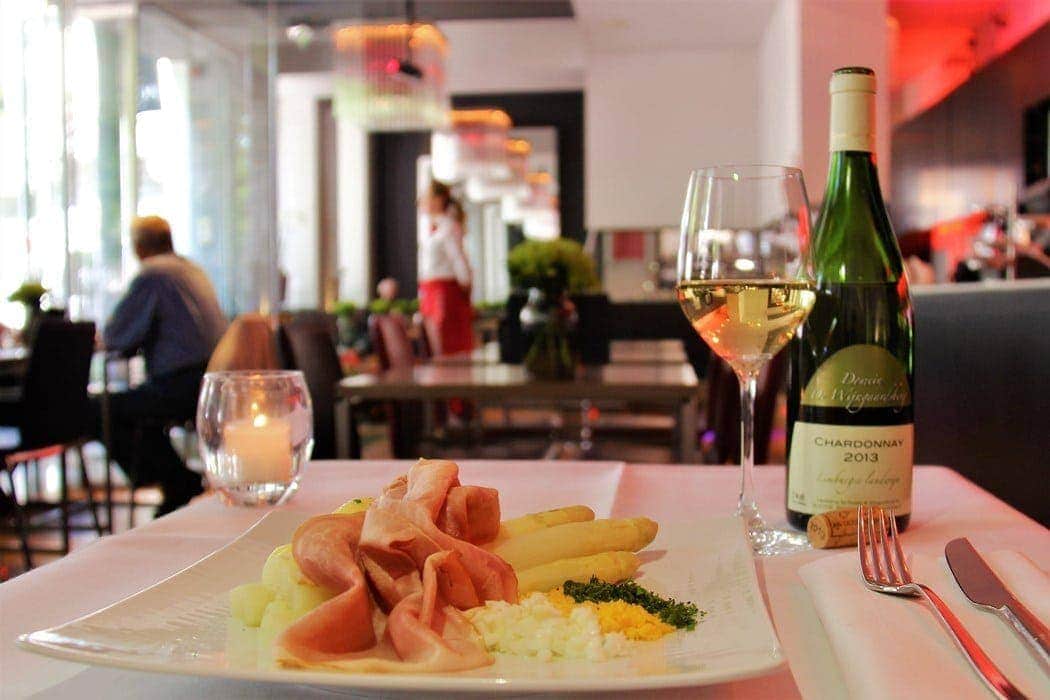 Restaurant Derlon: asperges met Chardonnay uit Ulestraten